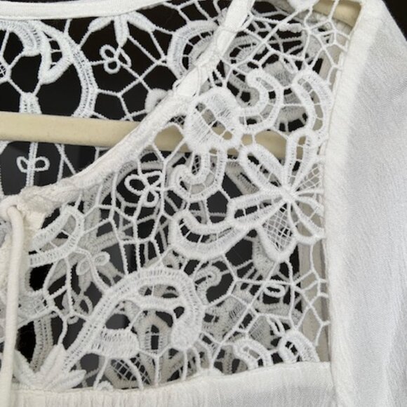 Hollister Blouse White Lace Long-Sleeved - Picture 2 of 6